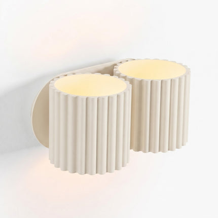 Applique Murale Double Aura beige clair, packshot de trois quarts