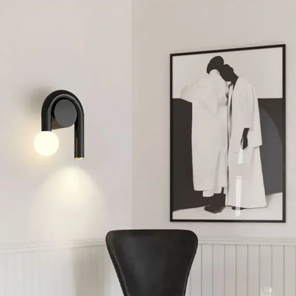 Détail du double faisceau de l'applique murale LED créative
