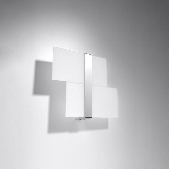 Applique Murale Double Plaque en Verre et Chrome dans un salon