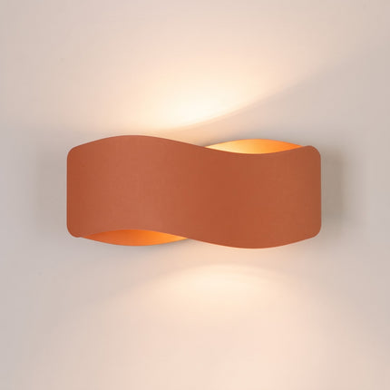 Applique murale Flux Lumineux 30 en acier ocre rouge, vue de détail