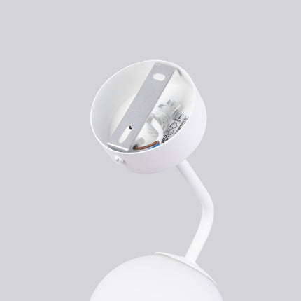 applique murale globe opale à bras coudé blanc, détail de la matière