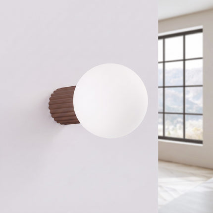 Applique murale Halo brun chocolat IP44, vue en situation sur fond clair