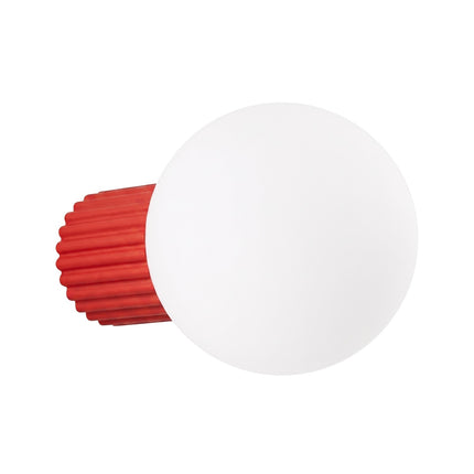 Applique murale Halo rouge vif IP44, packshot sur fond blanc