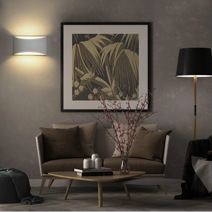 Applique murale LED double éclairage fixée à un mur