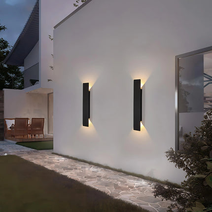 Applique murale LED extérieure rectangle noire fixée au mur
