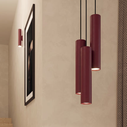 Applique Murale Long Cylindre bordeaux dans une entrée contemporaine