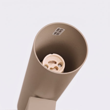 Applique Murale Long Cylindre taupe, packshot de trois quarts