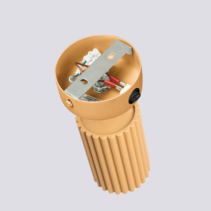 Applique murale orientable Oslo avec interrupteur or, packshot de trois quarts