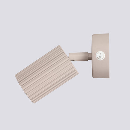 Applique Murale Orientable Oslo avec Interrupteur en Aluminium Cannelé Taupe, vue de détail