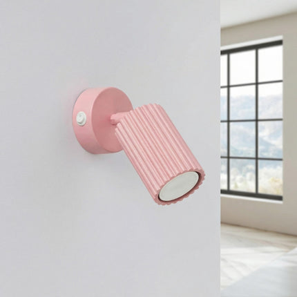 Applique Murale Orientable Oslo en Aluminium Cannelé Rose Poudré, vue en situation