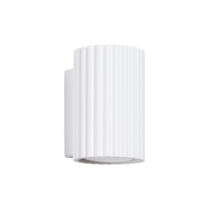 Applique murale Oslo 10 blanc en aluminium cannelé, vue produit sur fond blanc