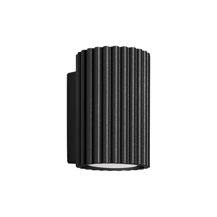 Applique murale Oslo 10 noir en aluminium cannelé, vue produit sur fond blanc