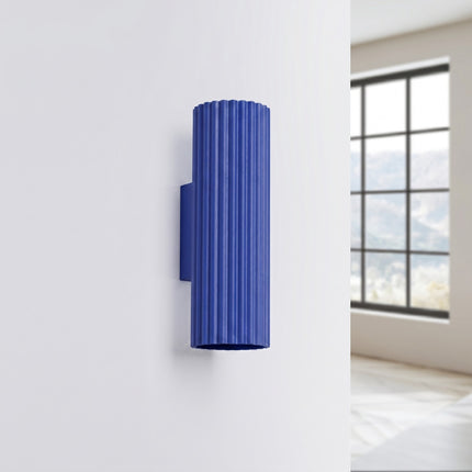 Applique Murale Oslo 20 cm en Aluminium Cannelé Bleu Outremer, vue en situation