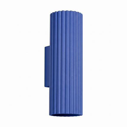 Applique Murale Oslo 20 cm en Aluminium Cannelé Bleu Outremer, packshot sur fond blanc