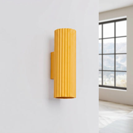 Applique Murale Oslo 20 cm en Aluminium Cannelé Jaune Ambré, vue en situation