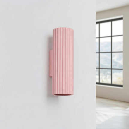 Applique Murale Oslo 20 cm en Aluminium Cannelé Rose Poudré, vue en situation