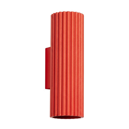 Applique Murale Oslo 20 cm en Aluminium Cannelé Rouge Vif, packshot sur fond blanc