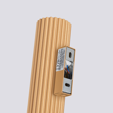 Détail du boîtier de raccordement de l'applique Oslo 30 dorée, compatible ampoules GU10