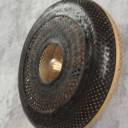 Vue en angle de l'applique Palawan, motif en spirale du tressage bambou noir et naturel