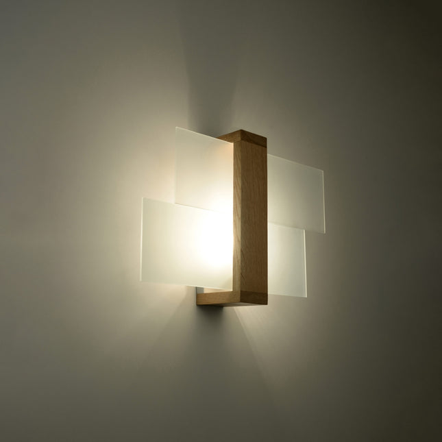 Applique murale panneaux horizontal bois naturel diffusant une lumière tamisée au mur