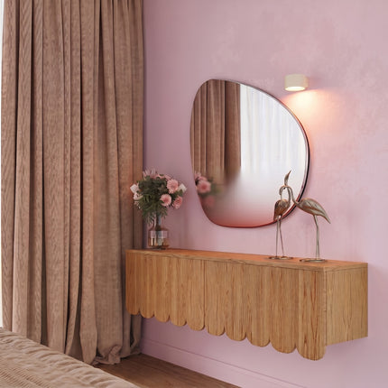 Applique murale Pastille beige, au-dessus d'un plan de travail