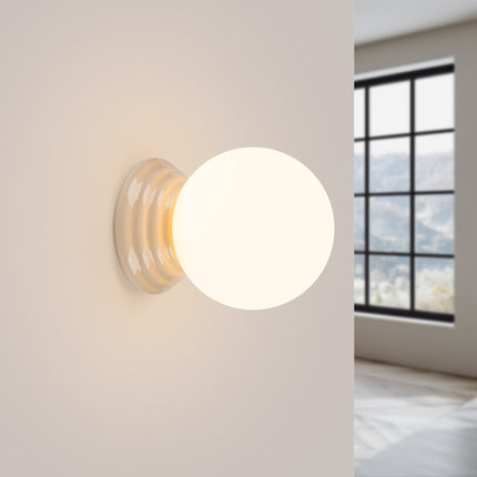 applique murale perle céramique beige ip44, lumière allumée