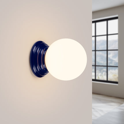 applique murale perle céramique bleu outremer ip44, lumière allumée