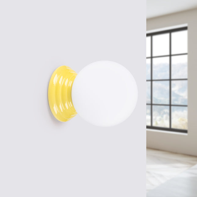 applique murale perle céramique jaune ambré ip44, vue en situation