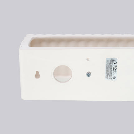 applique murale rectangle en céramique cannelée blanc, détail de la fixation