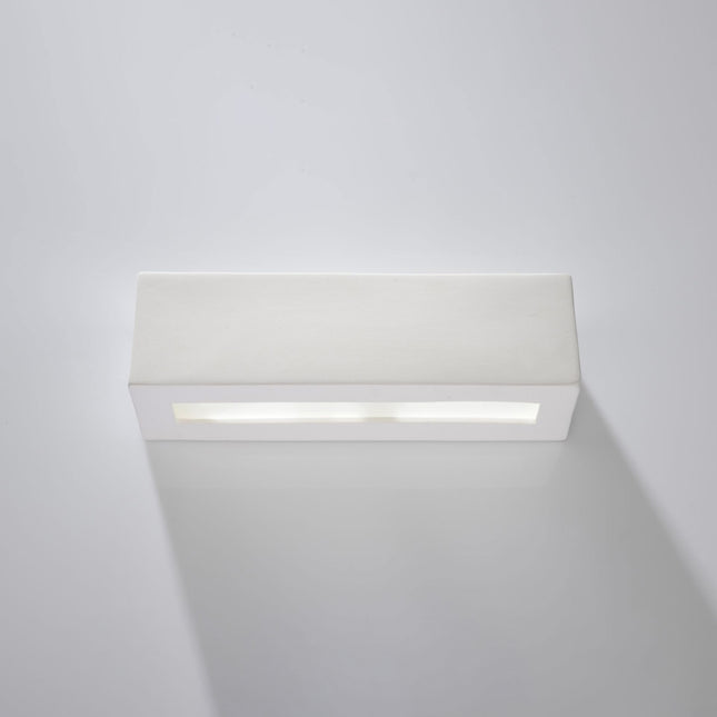 Applique murale rectangle scandinave minimaliste dans un salon