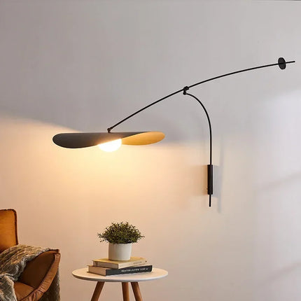 Applique murale scandinave à bras réglable et abat-jour en verre dépoli
