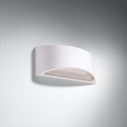 Applique murale Vixen en céramique blanche arrondie fixée au mur, forme demi-cylindre épurée