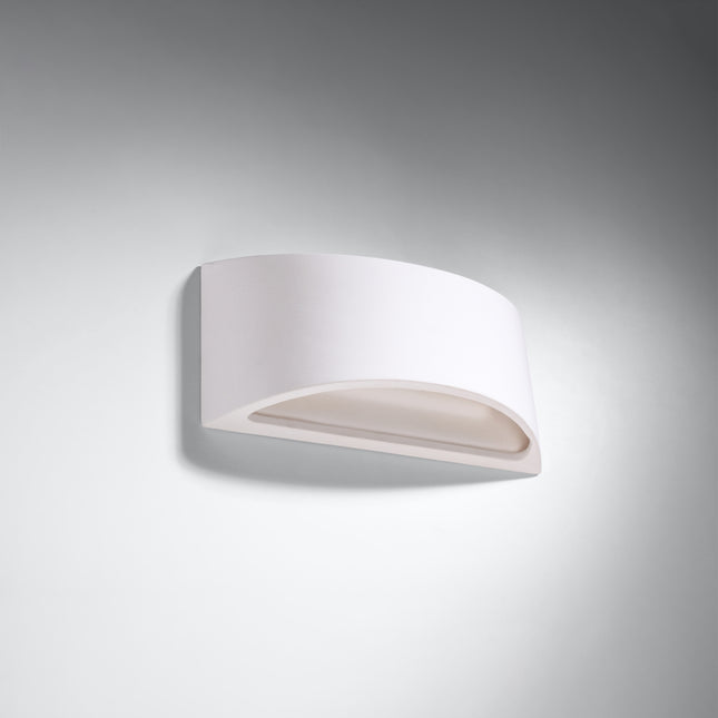 Applique murale Vixen en céramique blanche arrondie fixée au mur, forme demi-cylindre épurée