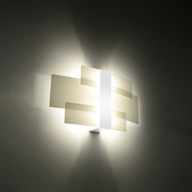 Applique Panneaux de Verre Blanc allumée sur un mur, lumière chaude diffusée vers le haut et le bas