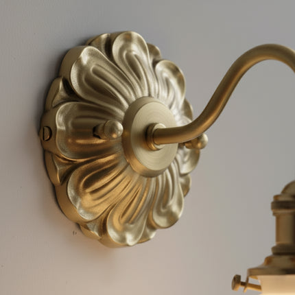 Originale Wandlampe aus Kupfer und Keramik