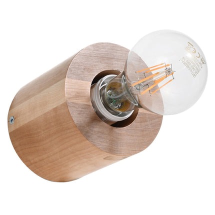 Détail de l'applique en bois naturel, douille E27 et ampoule filament apparente en gros plan.