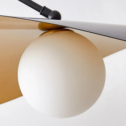 Applique murale scandinave diffusant une lumière douce et modulable