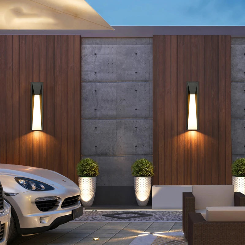 Black Aluminum Exterior Wall Lamp