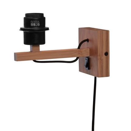 Bras en bois et douille noire de l'applique murale Tanami présentés seuls sur fond blanc