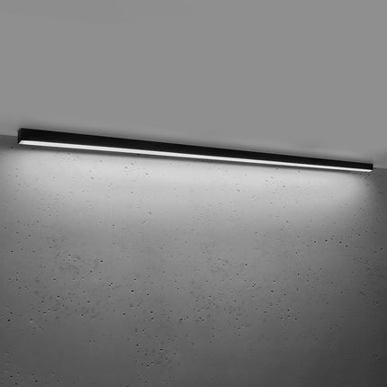Plafonnier Barre Moderne 200 noir allumé, abat-jour opale diffusant une lumière homogène 4000K