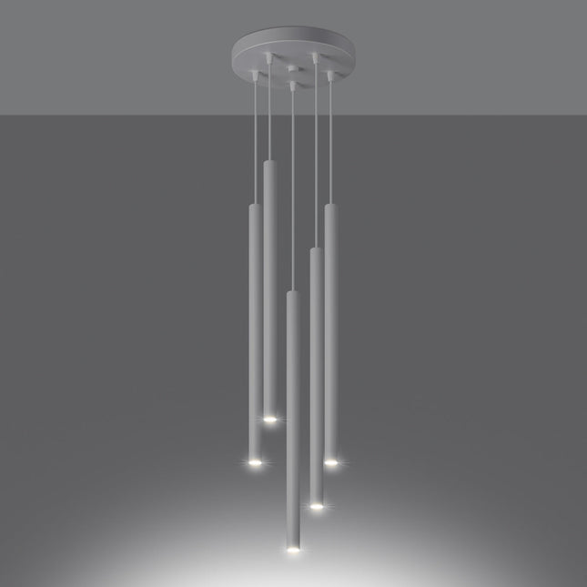 Suspension Halo 5 Tubes Étagés Blanc en Acier, gros plan sur la texture métallique, Sovala.