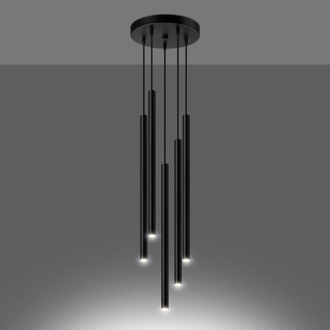 Suspension Halo 5 Tubes Étagés Noir en Acier, gros plan sur la texture métallique, Sovala.
