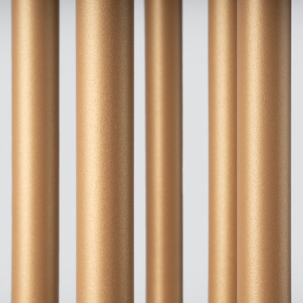 Suspension Halo 5 Tubes Étagés Or en Acier, vue du plafonnier et de la fixation, Sovala.