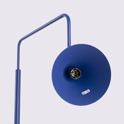 Lampadaire Bergen cône bleu outremer, détail de la platine
