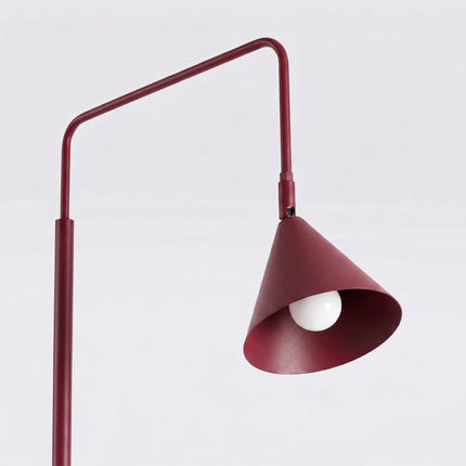 Lampadaire Bergen cône bordeaux, packshot de trois quarts