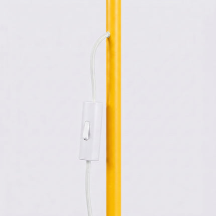 Lampadaire Bergen cône jaune ambré, détail de la rotule