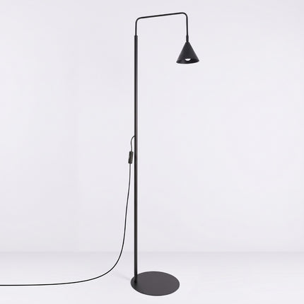 Lampadaire Bergen Cône en Acier Noire, vue en situation