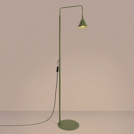 Lampadaire Bergen Cône en Acier Vert Olive, lumière allumée