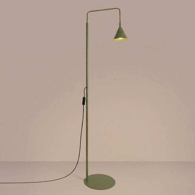Lampadaire Bergen Cône en Acier Vert Olive, lumière allumée