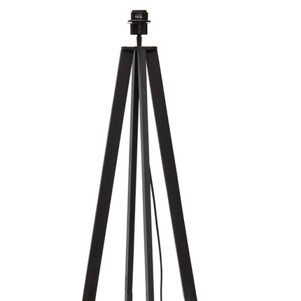 Gros plan sur le grain veiné du bambou naturel formant la tige du lampadaire Java